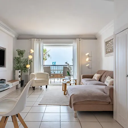 Apartment Sea Front House Micaela G *
